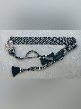 Shiraleah Black and Cream Woven Tassel Belt - Belt 31” + 21.5” Tassels